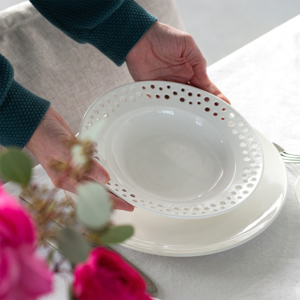 Tiefer Teller perforiert ø 23 cm — Flow Lunasol