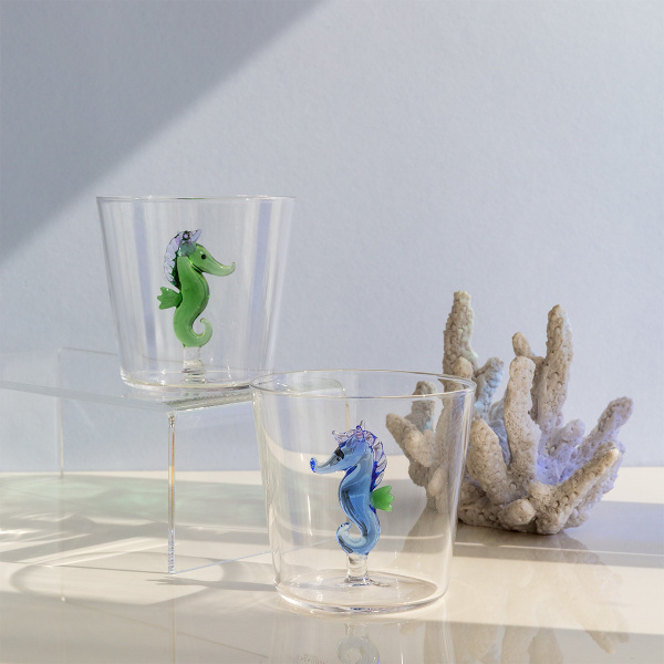 Glas mit blauem Seepferdchen | Ichendorf