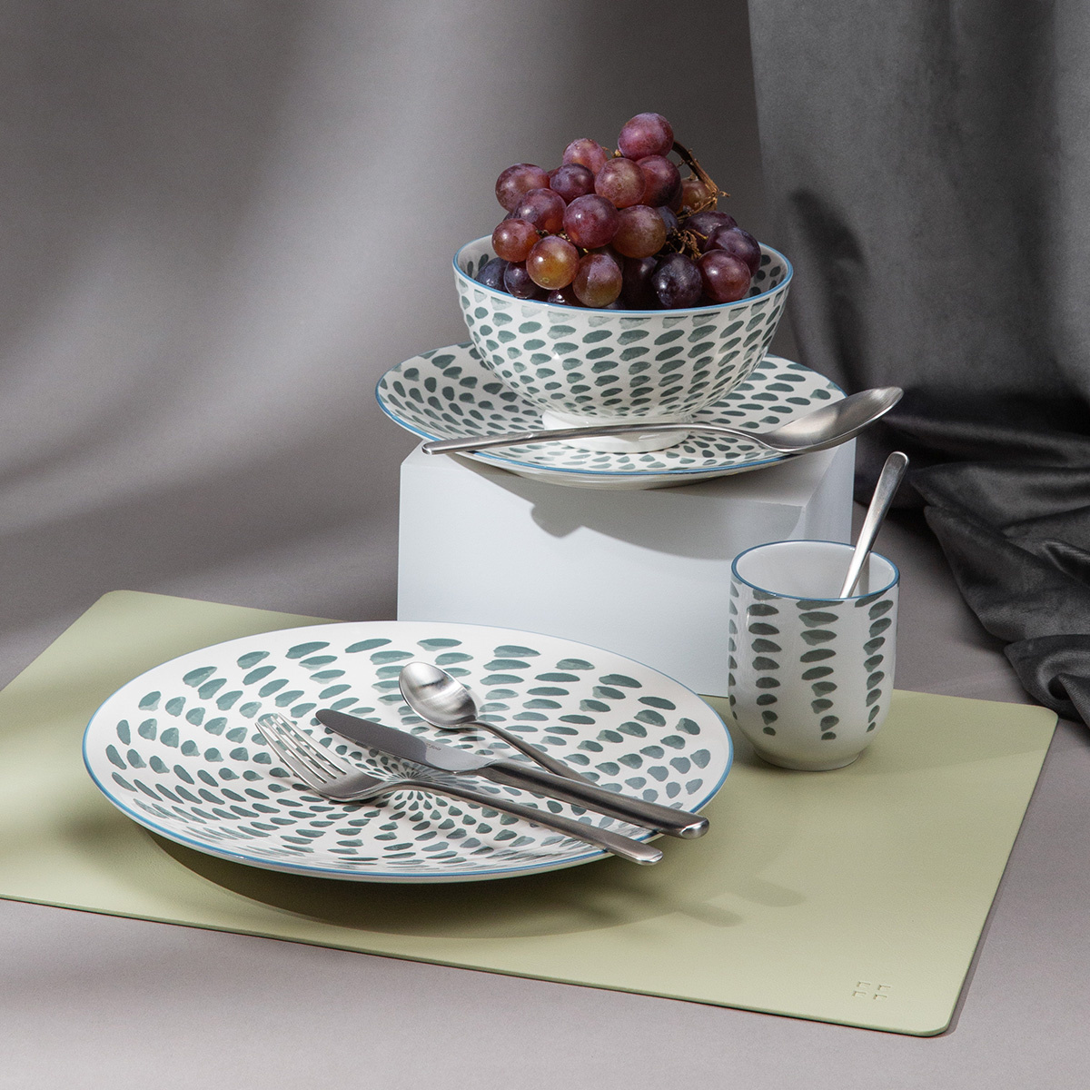 Olivfarbene Tischset 45 x 32 cm – Elements Ambiente